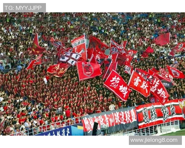 足球巨星们送上温暖祝福传递激情与梦想的力量